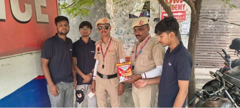 Communiqué Club Organizes Social Welfare Activity for Police Personnel